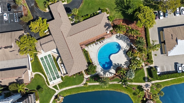 bird's eye view featuring a water view