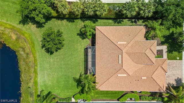 bird's eye view with a water view