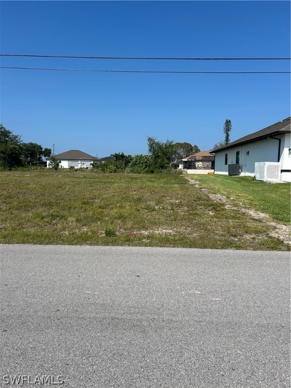 Listing photo 3 for 628 NW 3rd Ave, Cape Coral FL 33993