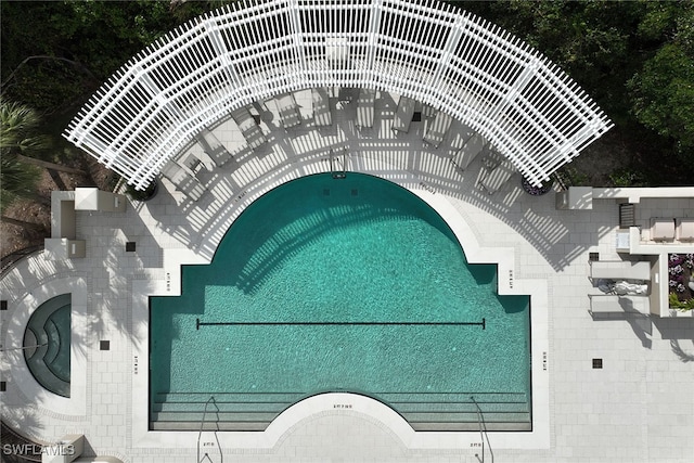 view of swimming pool