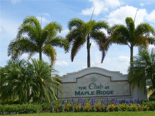 view of community / neighborhood sign