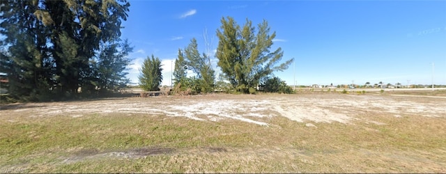 Listing photo 3 for 1142 NW 31st Pl, Cape Coral FL 33993