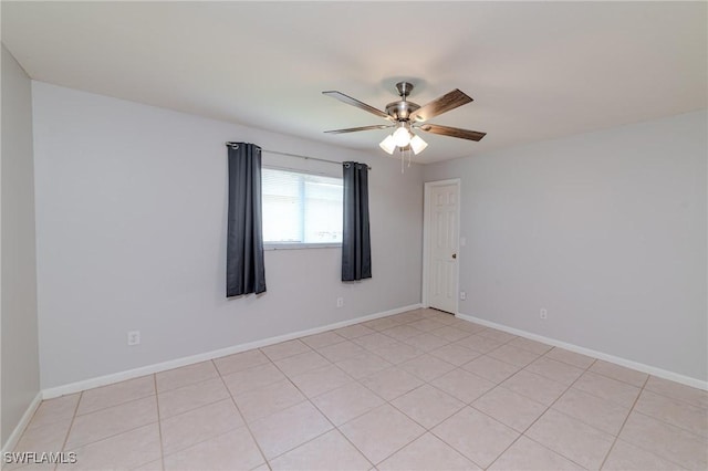 empty room with ceiling fan