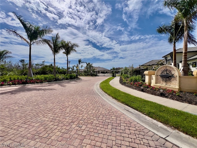 Listing photo 2 for 6099 Tarpon Estates Blvd, Cape Coral FL 33914