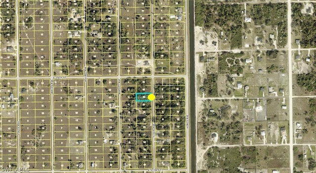 Listing photo 3 for 1719 Fitch Ave, Lehigh Acres FL 33972