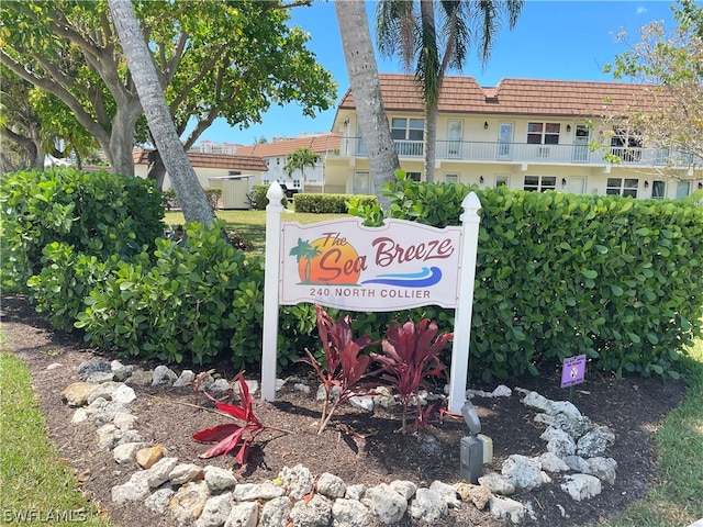 view of community / neighborhood sign