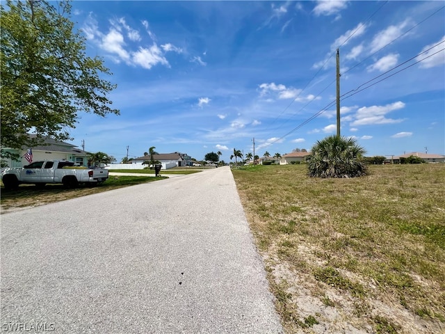 Listing photo 3 for 3429 SW 8th Ct, Cape Coral FL 33914