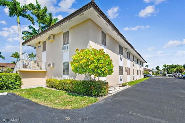 view of home's exterior