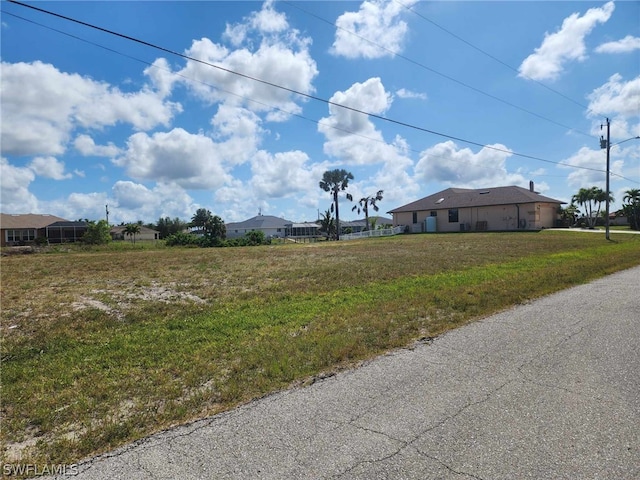 Listing photo 3 for 1212 NW 13th Ter, Cape Coral FL 33993