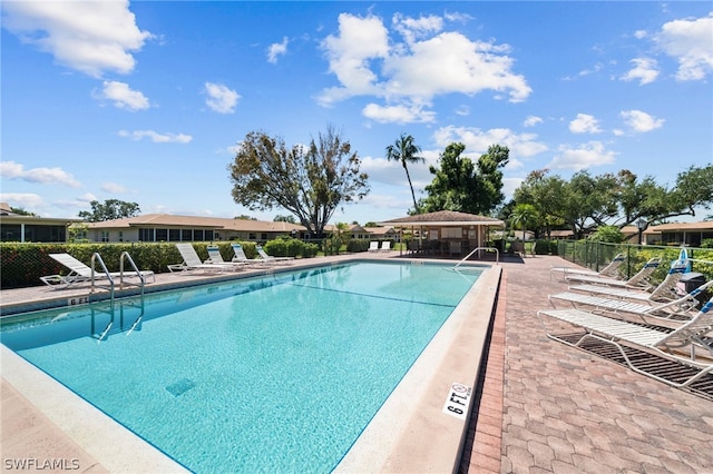 view of swimming pool