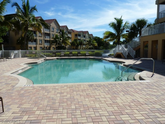 view of swimming pool