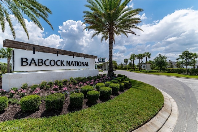 view of community / neighborhood sign