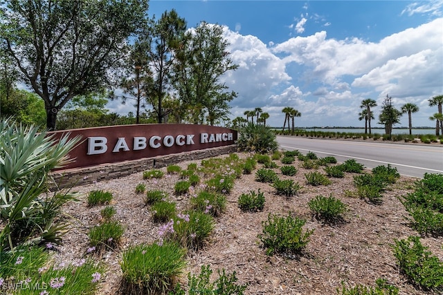 view of community / neighborhood sign