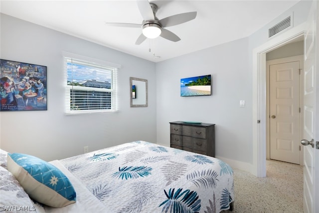 bedroom with ceiling fan