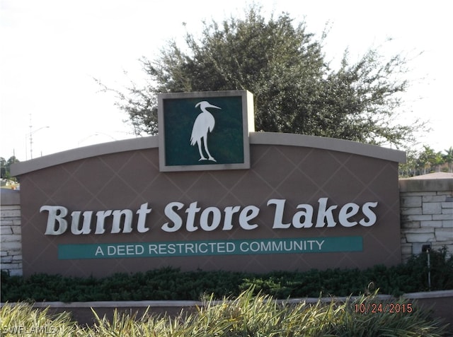 view of community / neighborhood sign