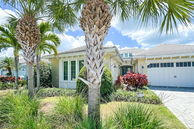 view of front of property featuring a garage