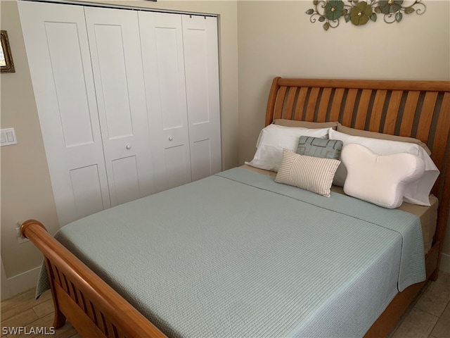 bedroom featuring a closet