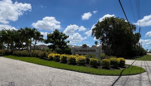 view of community / neighborhood sign