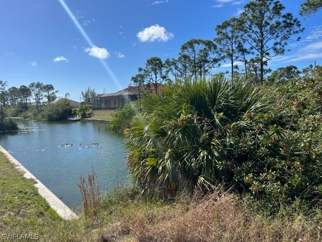 Listing photo 3 for 1720 Jacaranda Pkwy W, Cape Coral FL 33993