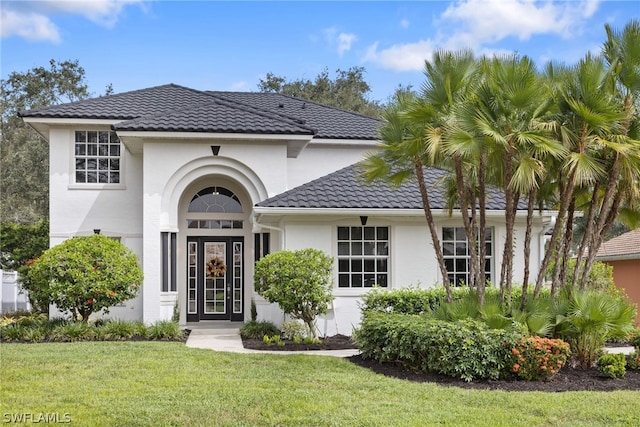 view of front of house featuring a front yard