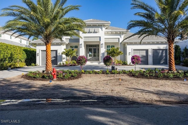 view of front facade featuring a garage