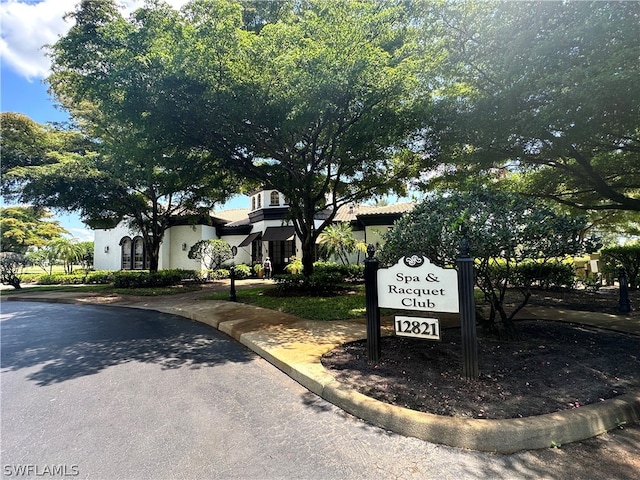 view of community / neighborhood sign