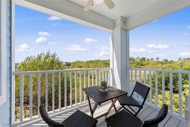 balcony featuring ceiling fan