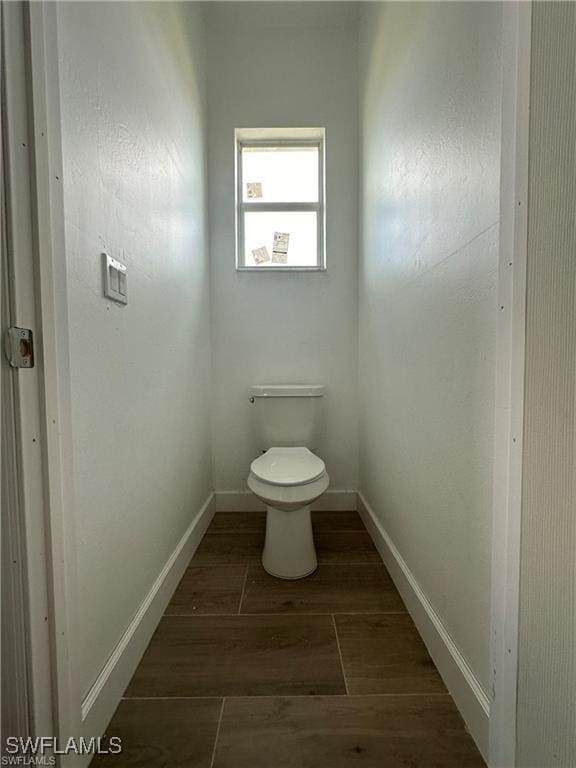 bathroom featuring toilet