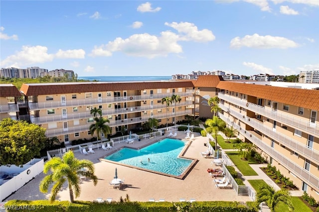 view of swimming pool