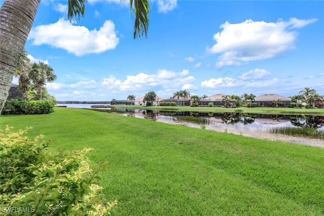 view of yard featuring a water view