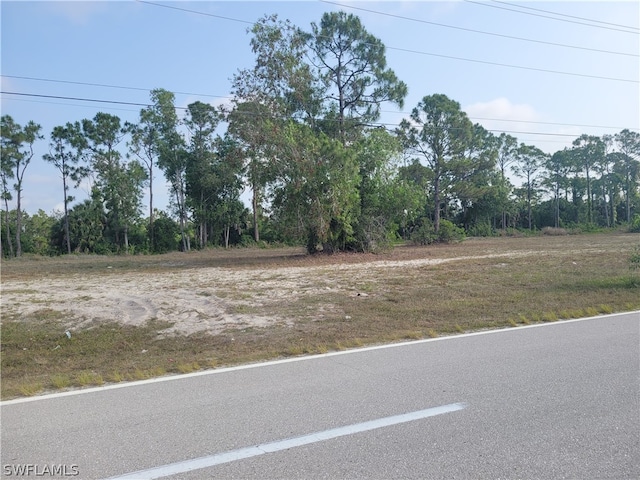 Listing photo 2 for 31 Wilmington Pkwy, Cape Coral FL 33993