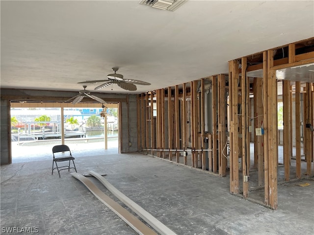 miscellaneous room with ceiling fan