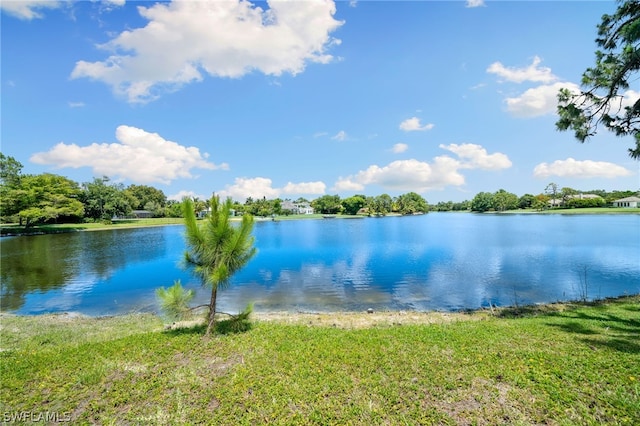 Listing photo 2 for 820 Cassena Rd, Naples FL 34108