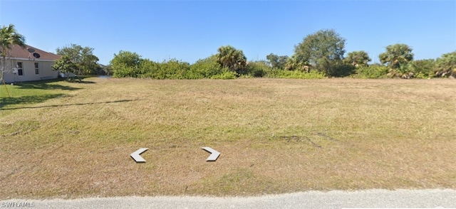 Listing photo 3 for 208 NW 29th Pl, Cape Coral FL 33993