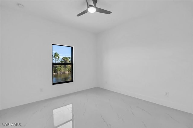 empty room with ceiling fan