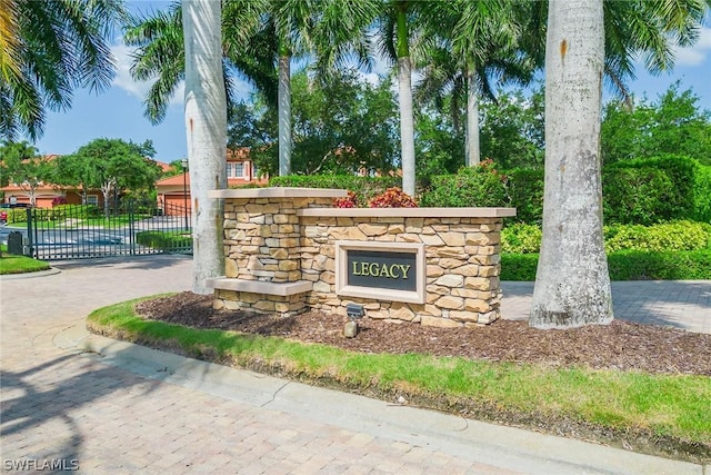 view of community / neighborhood sign