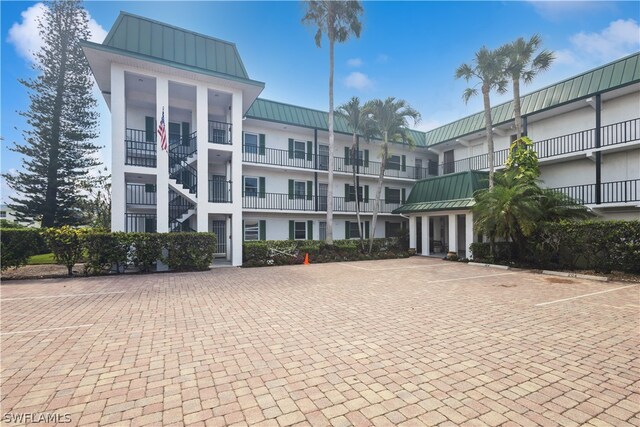 3030 Binnacle Dr Unit 201, Naples FL, 34103, 2 bedrooms, 2 baths condo for sale