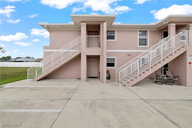 view of front of house