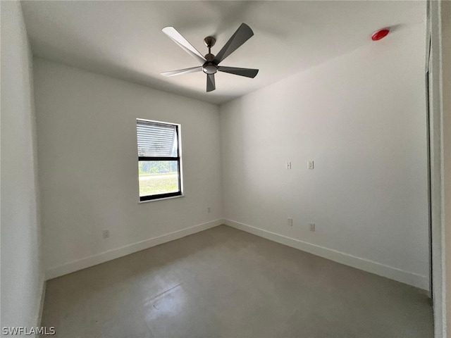 empty room with ceiling fan