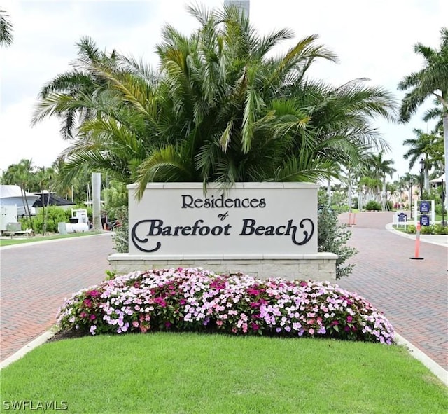 view of community / neighborhood sign