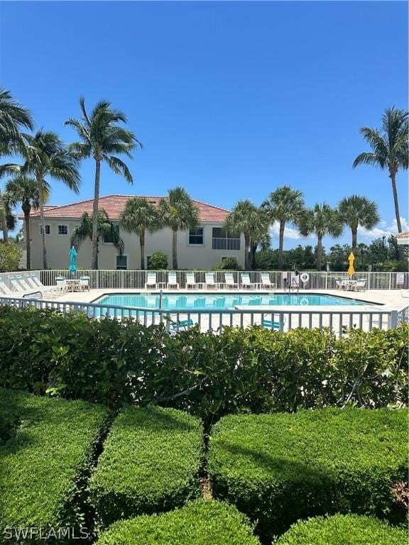 view of swimming pool