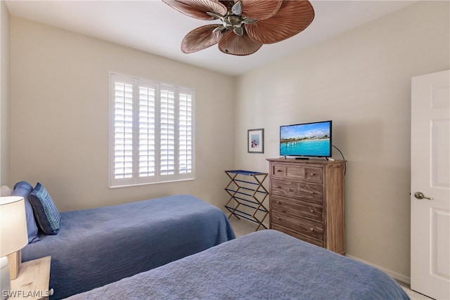 bedroom with ceiling fan