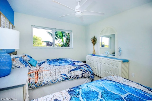 bedroom with ceiling fan