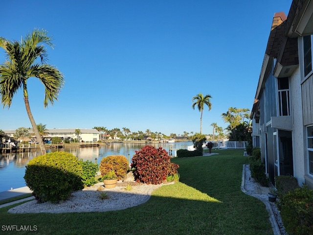 view of yard featuring a water view