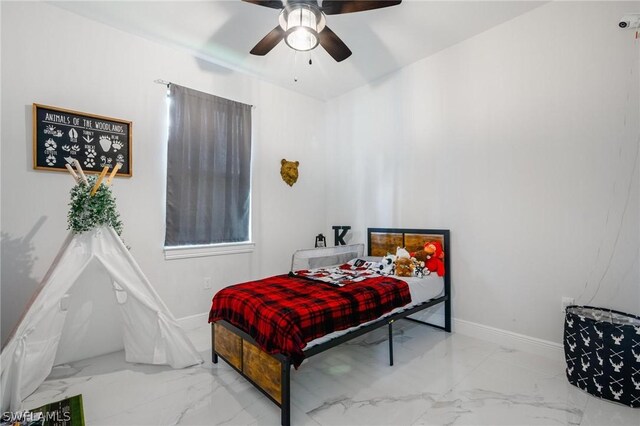 bedroom with ceiling fan