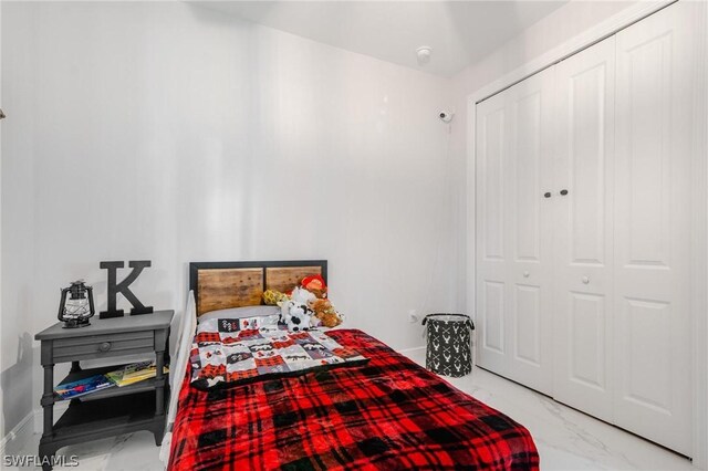 bedroom with a closet