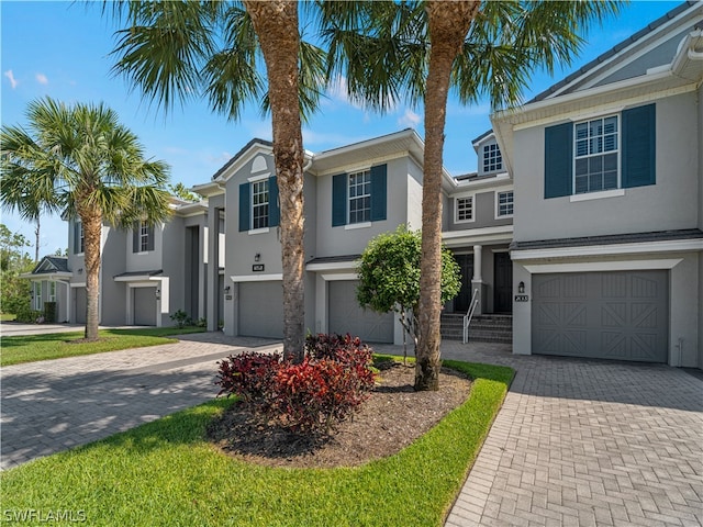 view of front of property featuring a garage