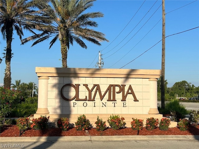 view of community / neighborhood sign