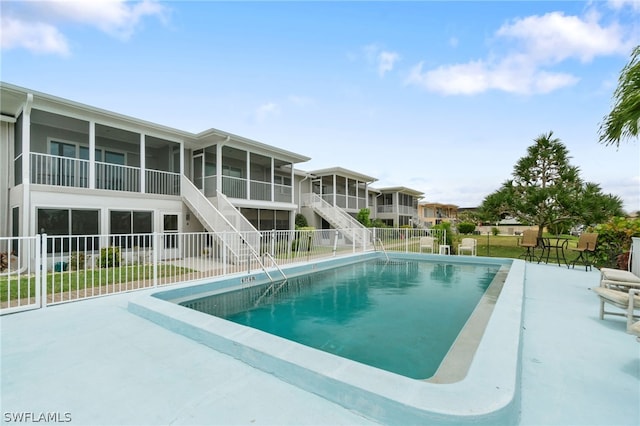 view of swimming pool