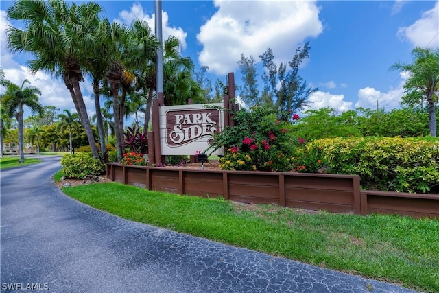 view of community / neighborhood sign